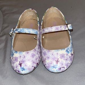 Floral printed flats